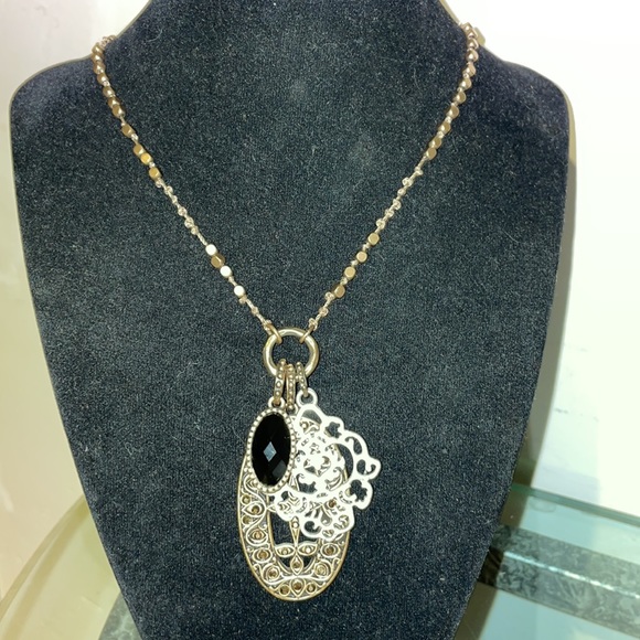 THREE CHARMS VINTAGE NECKLACE. - Picture 7 of 10